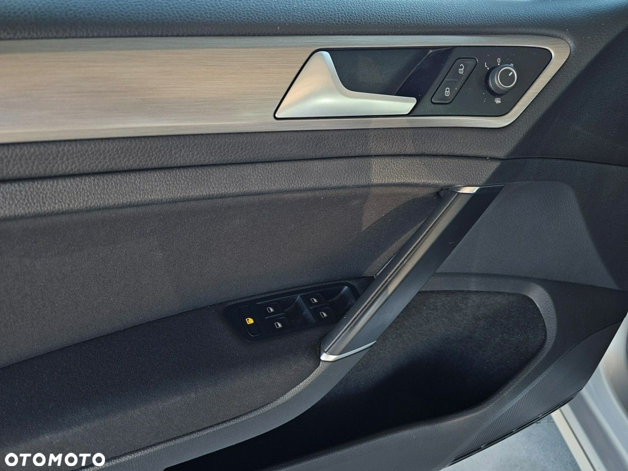 Volkswagen Golf - 11