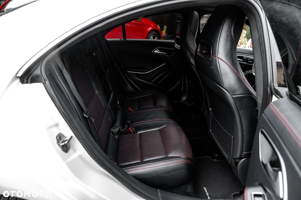 Mercedes-Benz CLA 250 4Matic 7G-DCT AMG Line - 22