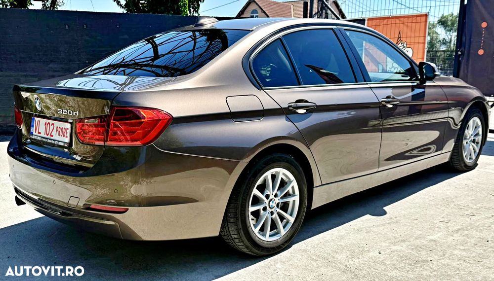 BMW Seria 3 320d Aut. Blue Performance Sport Line - 5