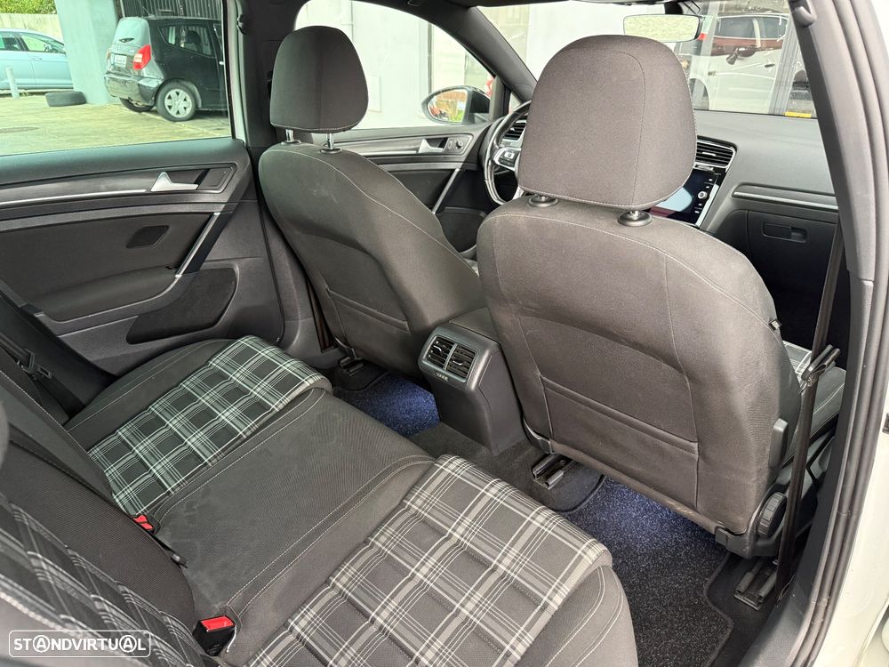 VW Golf 2.0 TDi GTD DSG - 16