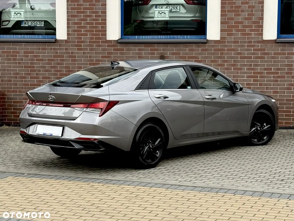 Hyundai Elantra 1.6 Smart CVT - 23