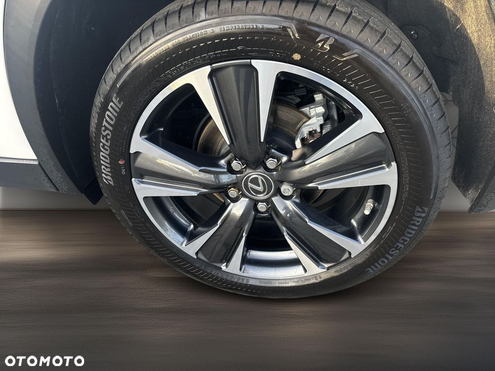 Lexus UX 250h GPF Business 2WD - 23