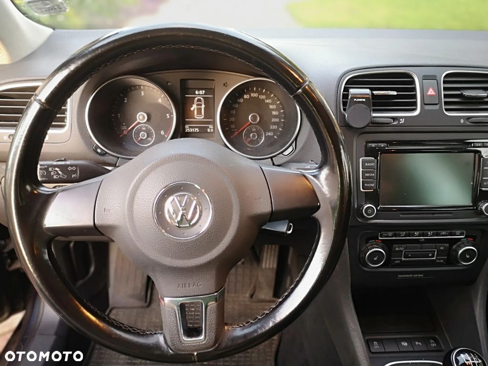 Volkswagen Golf 1.6 TDI DPF Highline - 35