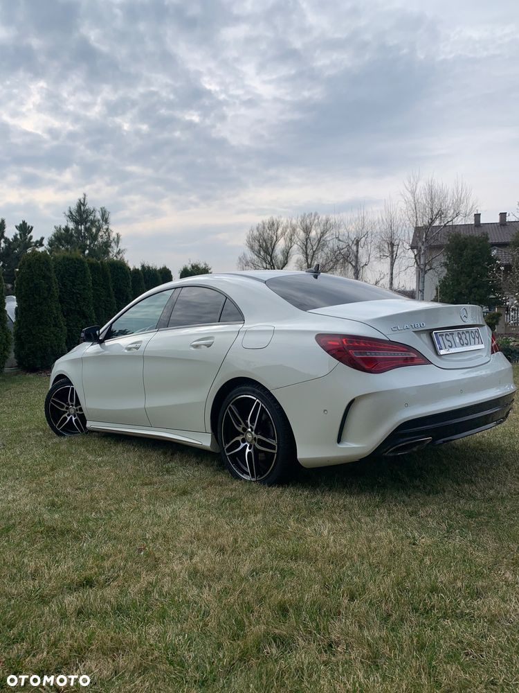 Mercedes-Benz CLA 180 7G-DCT AMG Line - 3