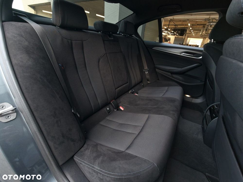BMW Seria 5 520d xDrive MHEV M Sport sport - 13