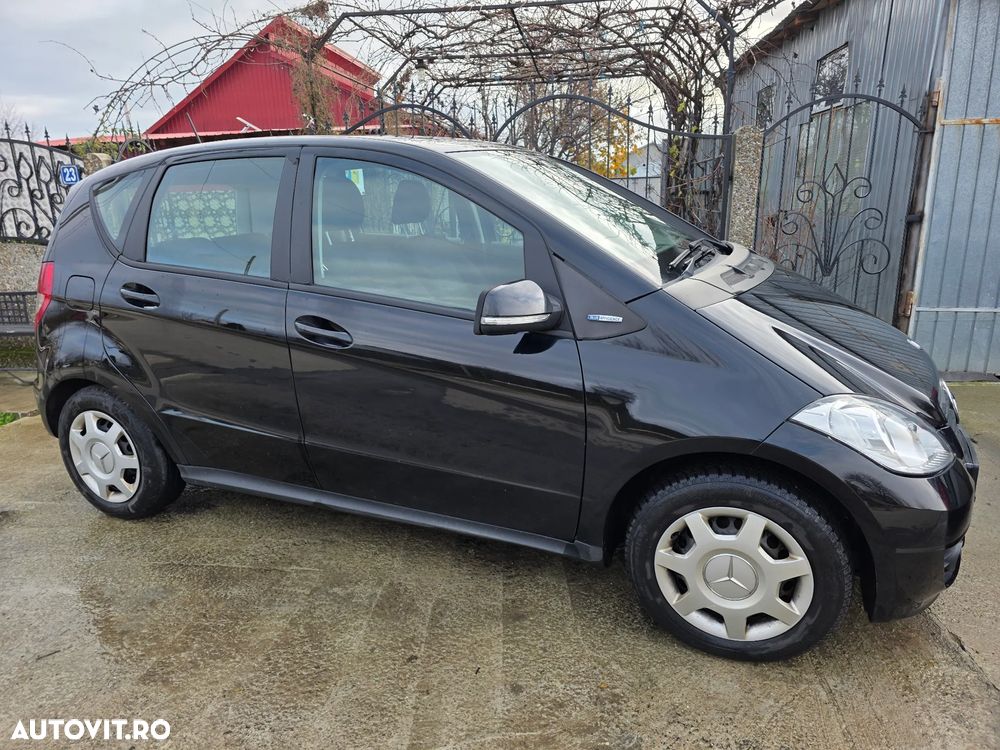 Mercedes-Benz A 160 BlueEFFICIENCY Elegance - 3