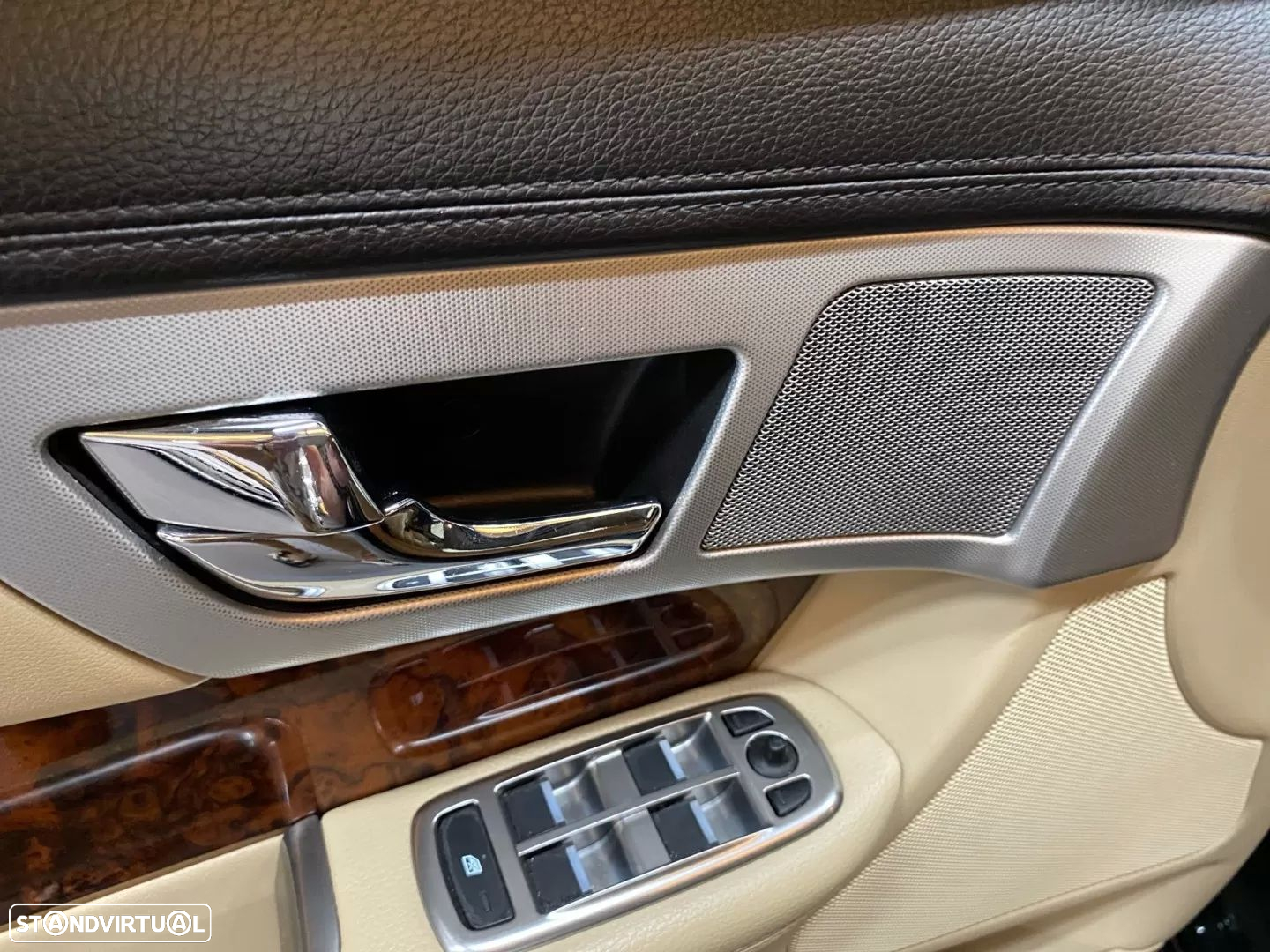 Jaguar XF 2.2 D Premium Luxury - 17