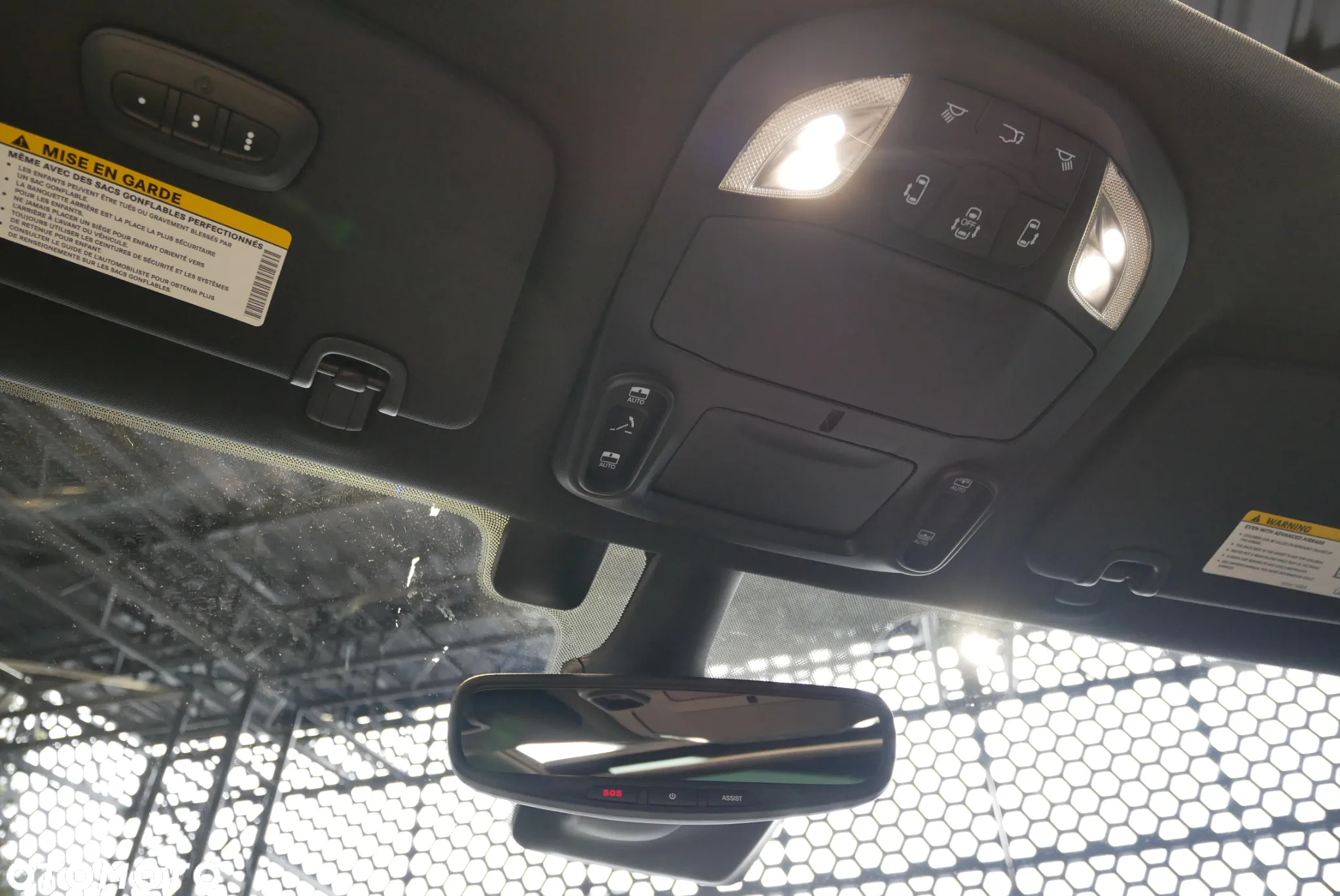 Chrysler Pacifica - 22
