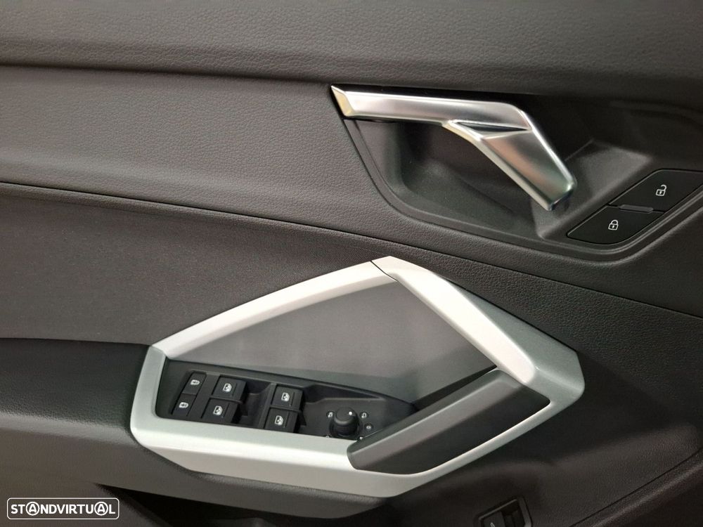 Audi Q3 Sportback 35 TDI S line S tronic - 24