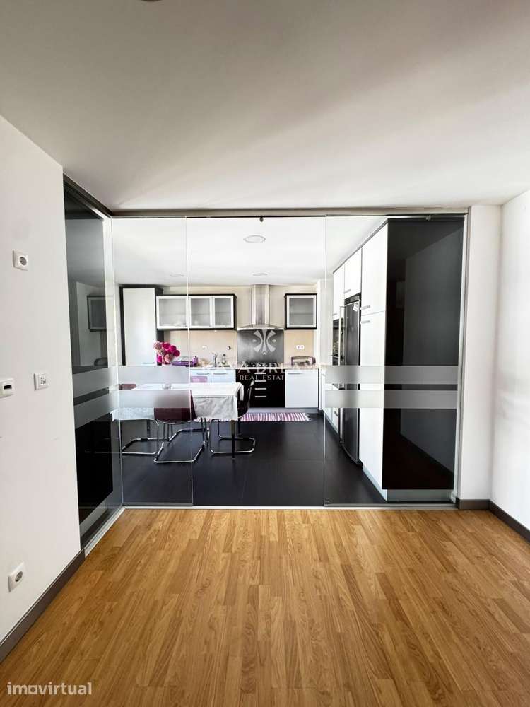 T3 mobilado com suite e box no Jardim da Amoreira, Ramada - Grande imagem: 5/18
