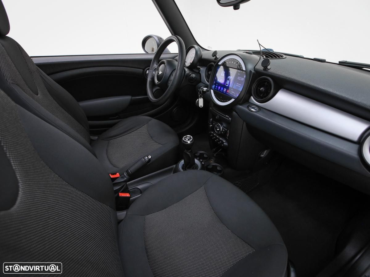 MINI 3 Portas Cooper D - 10