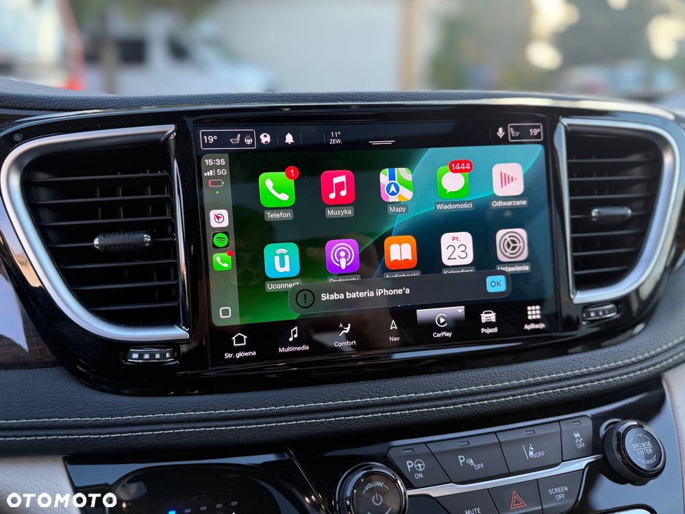 Chrysler Pacifica - 11