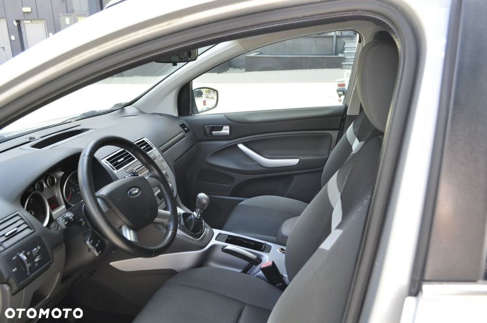 Ford Kuga - 8