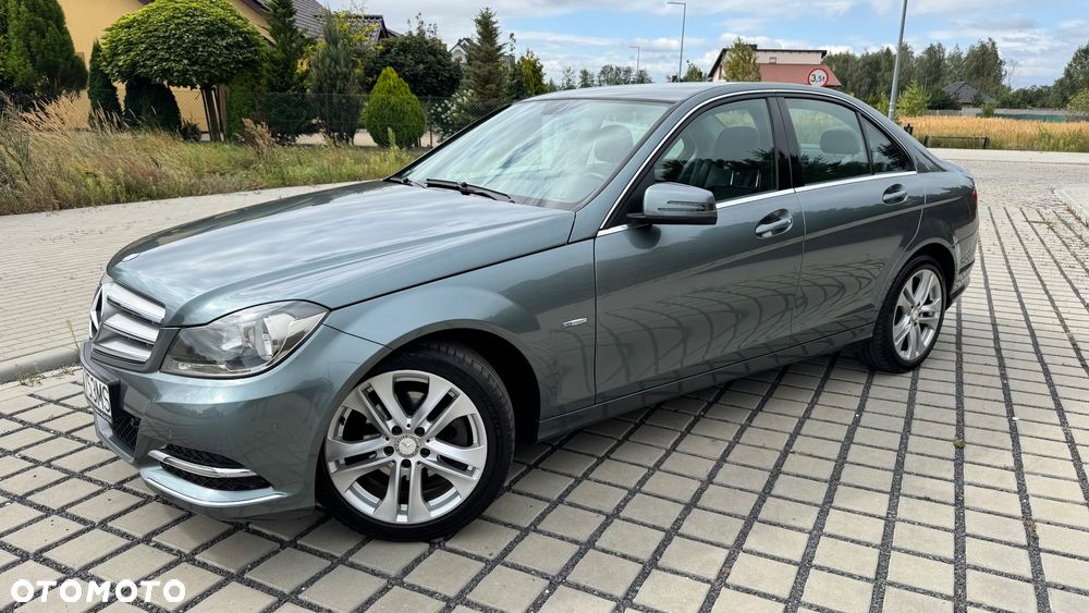 Mercedes-Benz Klasa C 180 CGI BlueEff Avantgarde - 5