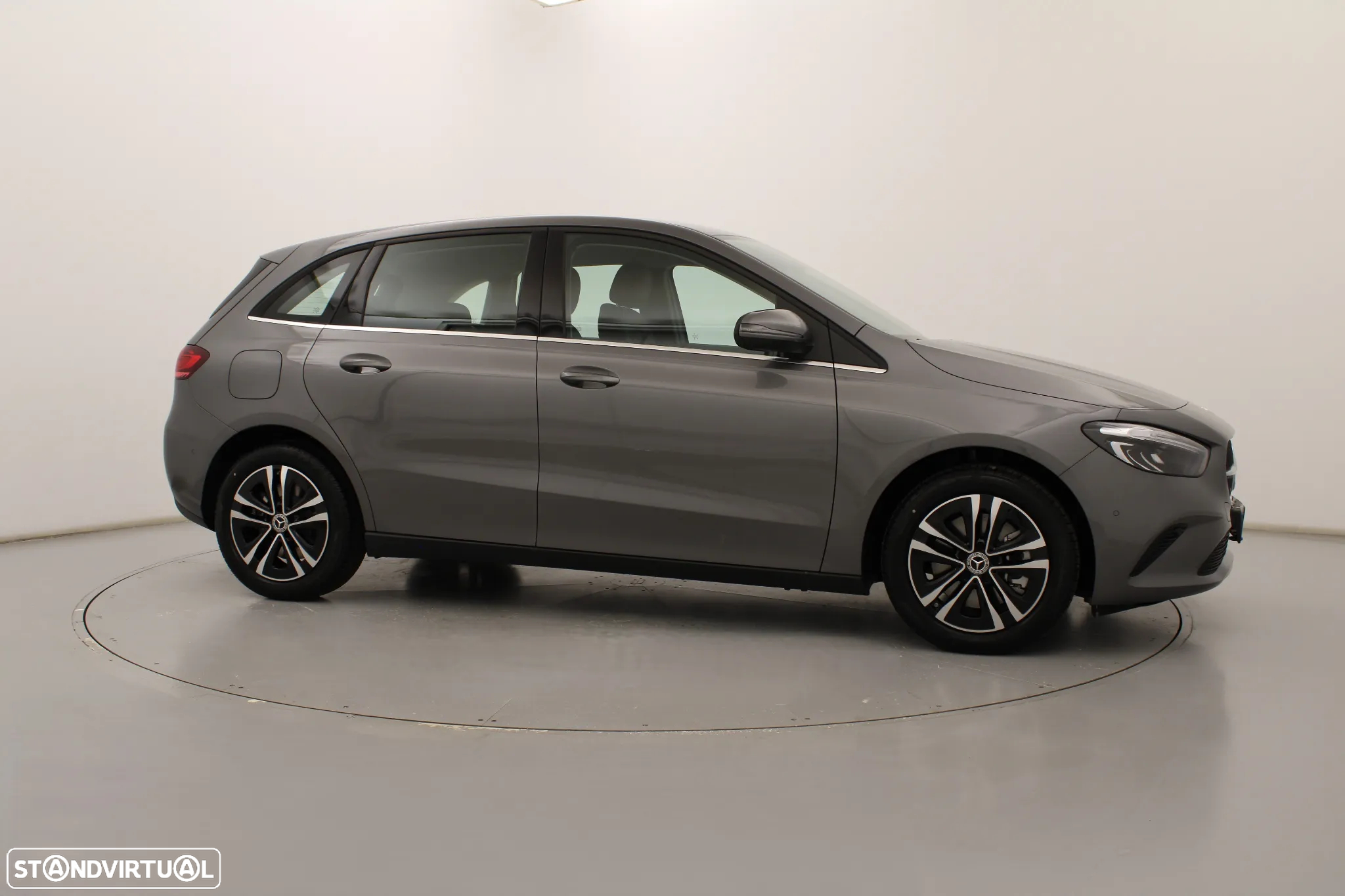 Mercedes-Benz B 250 e - 3