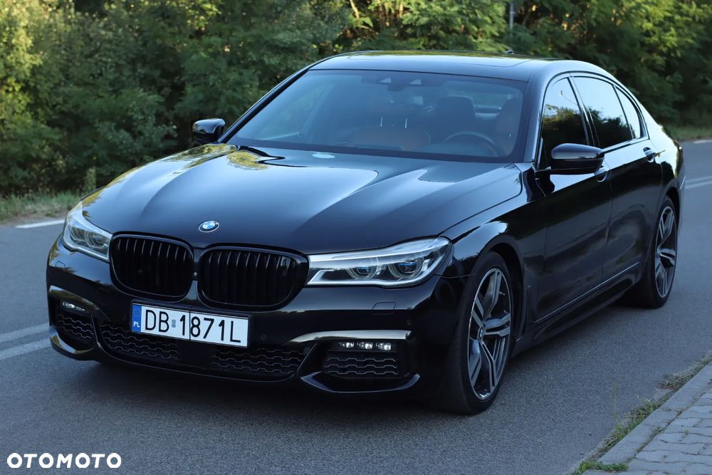 BMW Seria 7 750Li - 1