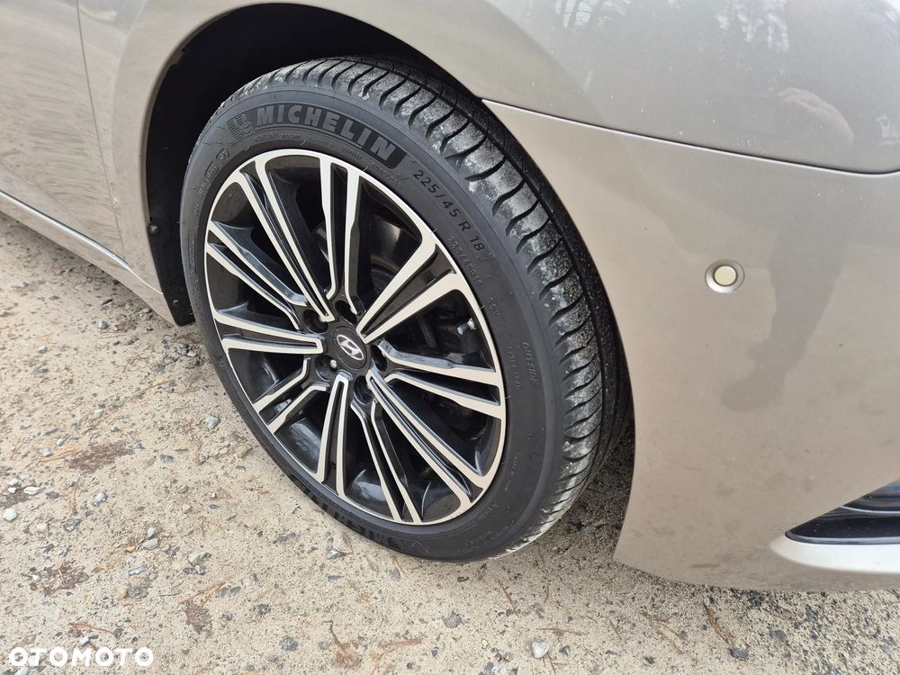 Hyundai i40 Kombi blue 1.7 CRDi DCT Premium - 12