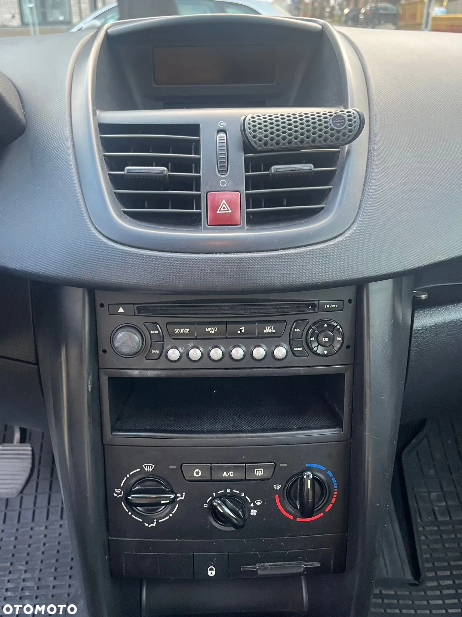 Peugeot 207 1.4 HDi Presence - 4