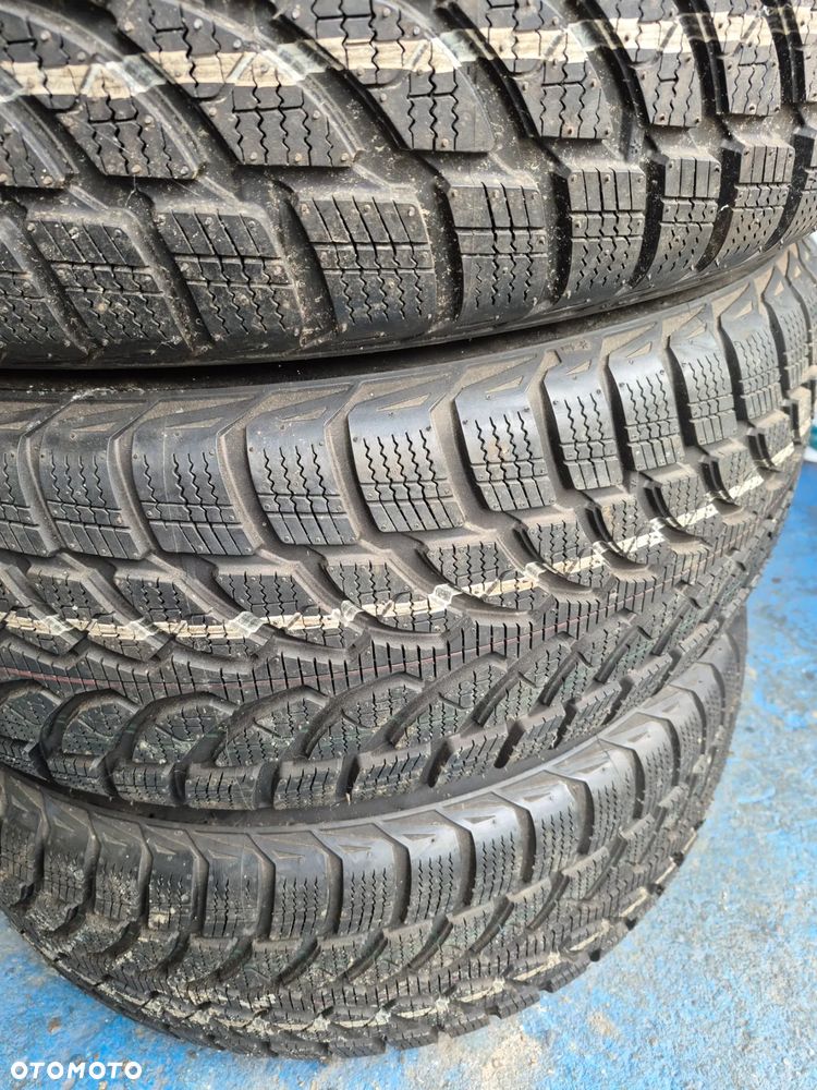 Opony BRIDGESTONE BLIZZAK LM-32 235/60R17 NOWE - 3