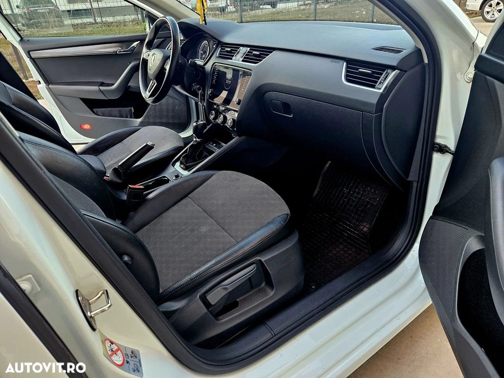Skoda Octavia 1.6 TDI DSG Style - 16
