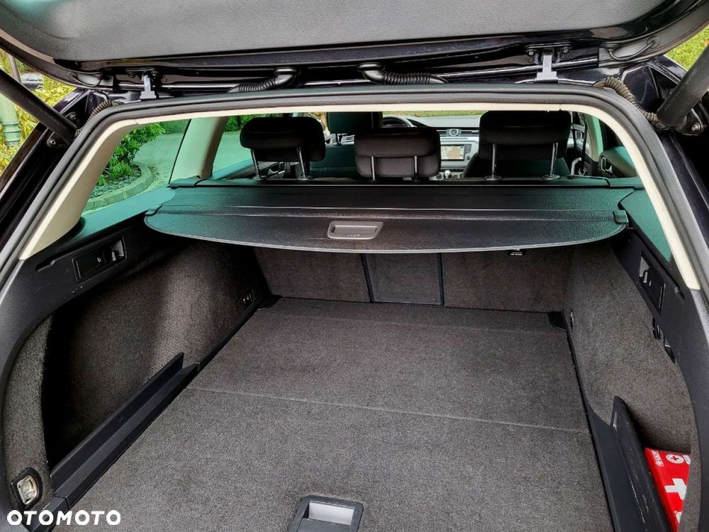Volkswagen Passat - 16