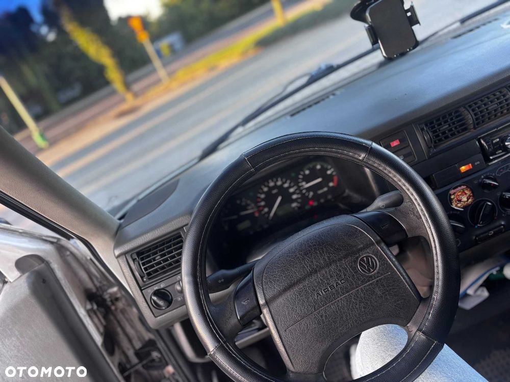 Volkswagen Transporter - 2
