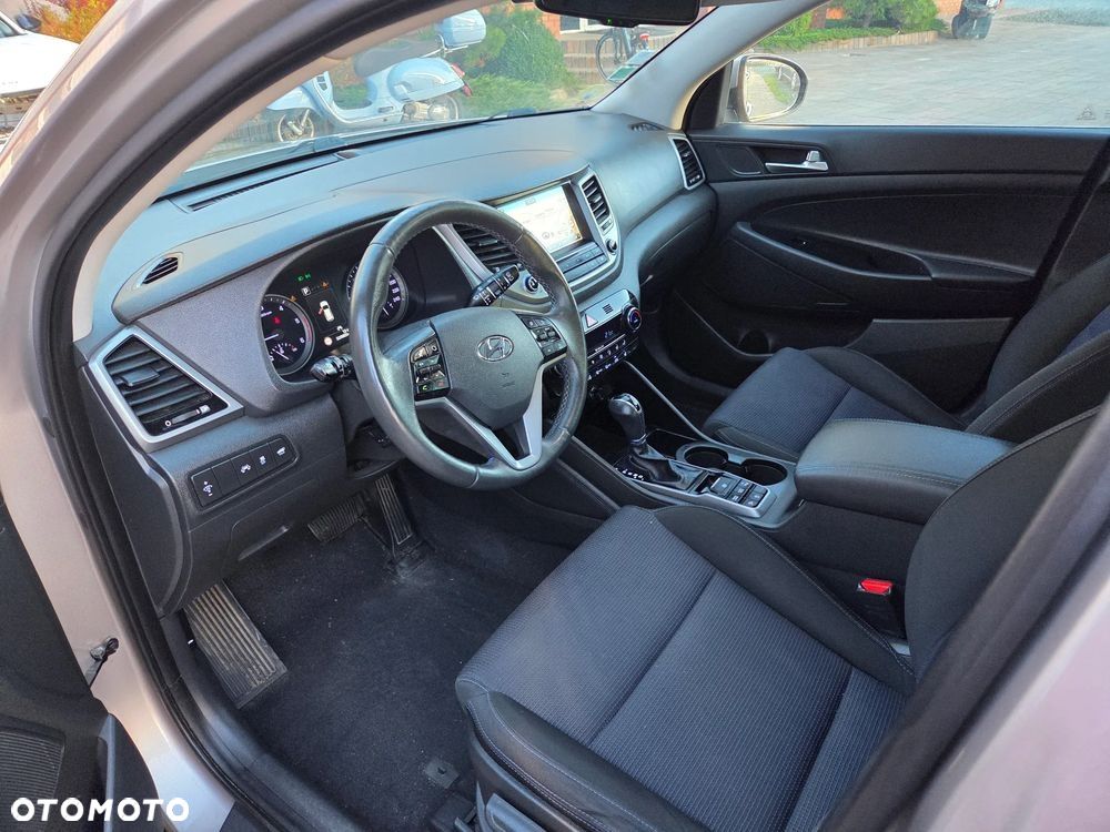 Hyundai Tucson blue 1.7 CRDi 2WD DCT Premium - 19