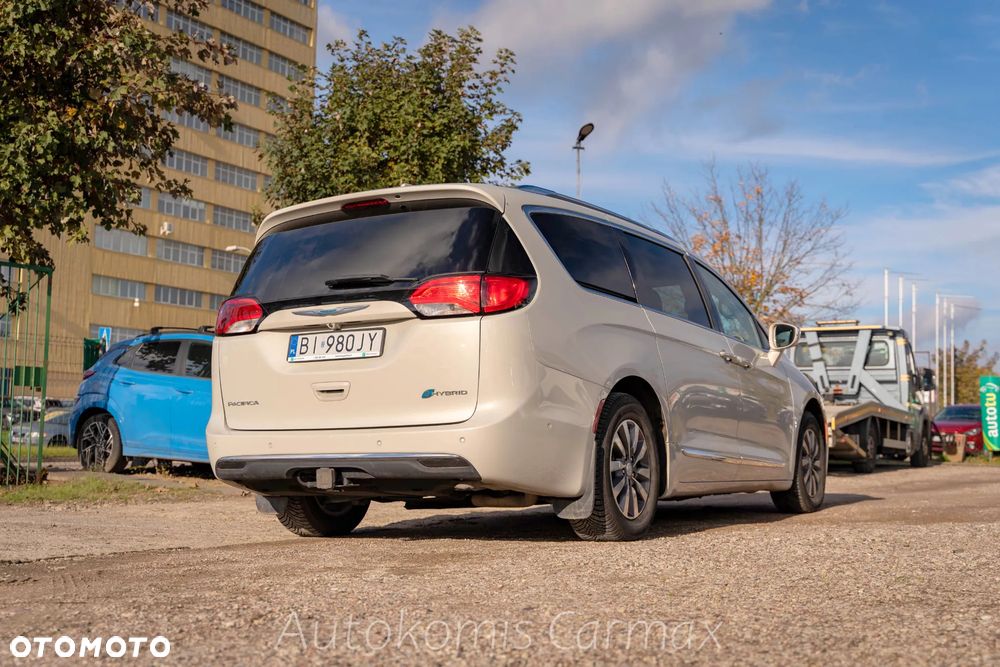 Chrysler Pacifica - 8