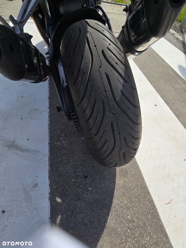 Suzuki GSX-R - 9