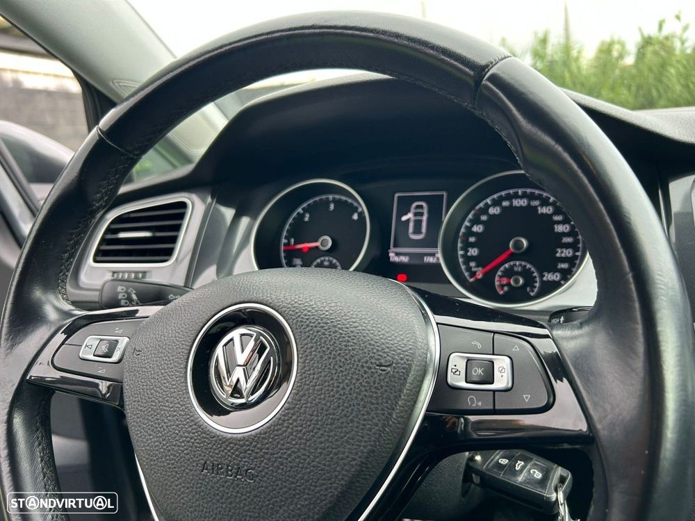 VW Golf 1.6 TDI Confortline - 11