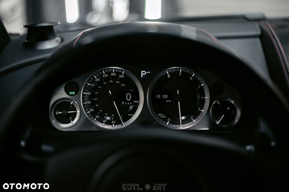 Aston Martin DB9 - 29