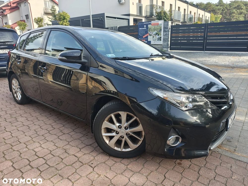 Toyota Auris 2013 photo 5