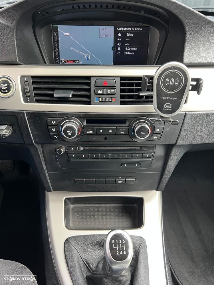 BMW 318 d Touring Navigation Sport - 12