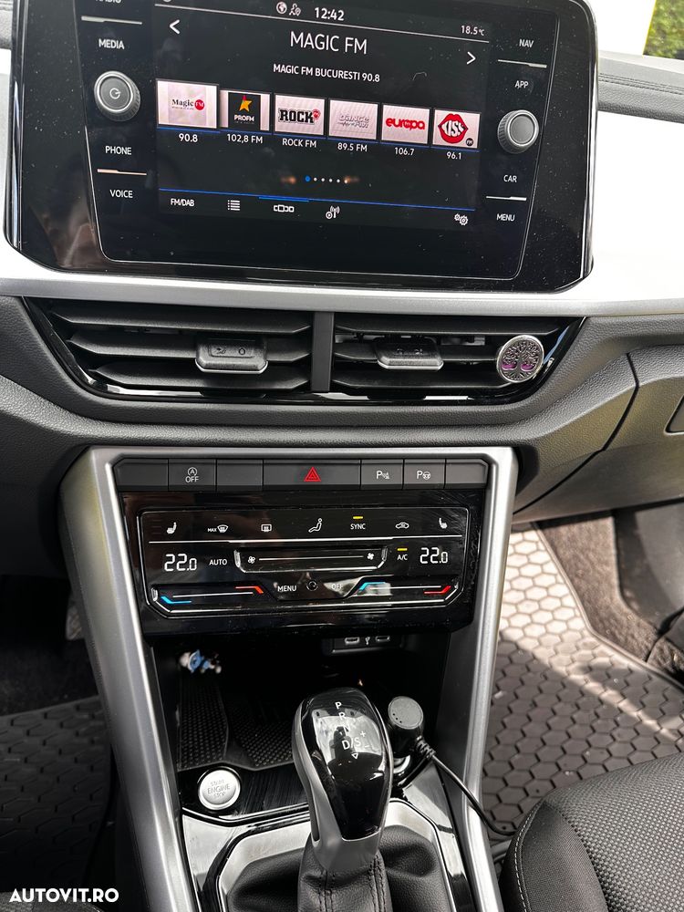 Volkswagen T-Roc - 19