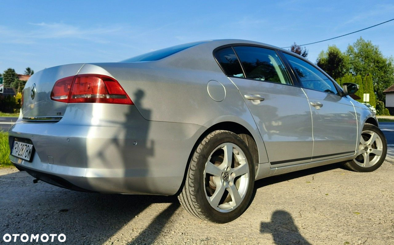 Volkswagen Passat - 5