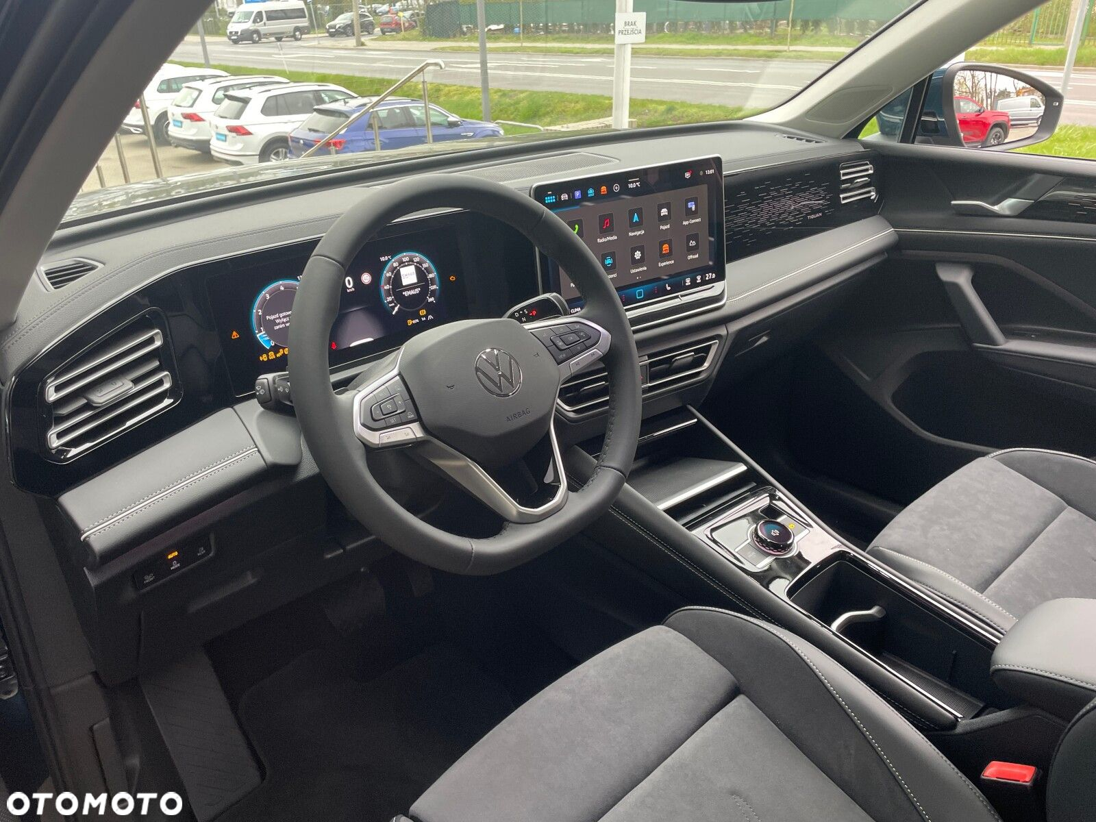 Volkswagen Tiguan - 12