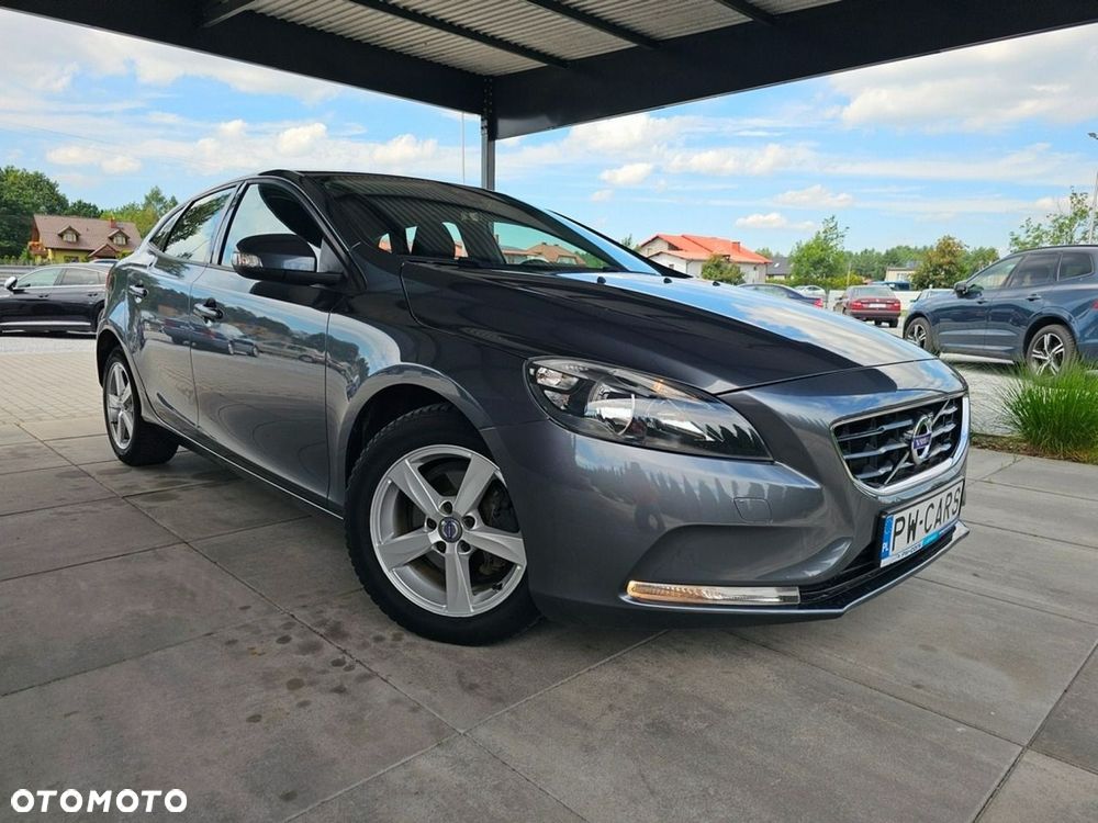 Volvo V40 D2 Momentum - 2