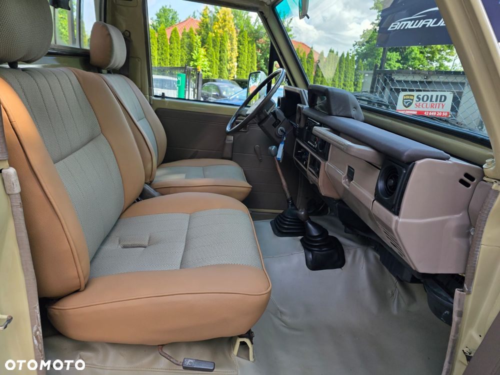 Toyota Land Cruiser - 20