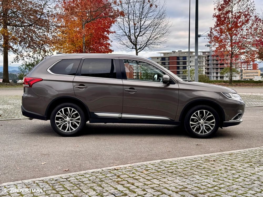 Mitsubishi Outlander 2.2 DI-D Intense+ - 14