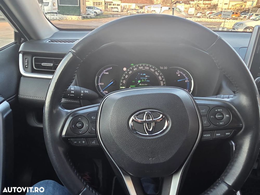 Toyota RAV4 - 9