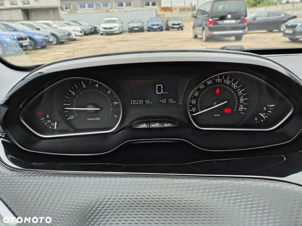Peugeot 2008 - 13