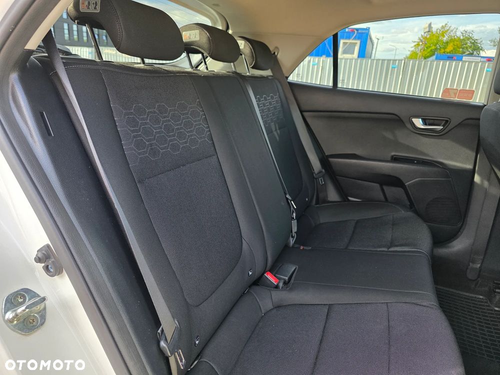 Kia Rio 1.4 L - 12