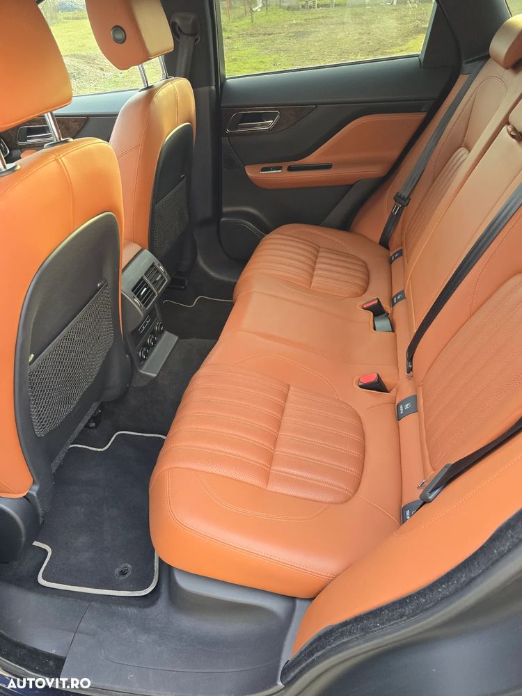 Jaguar F-Pace 30d AWD First Edition - 17