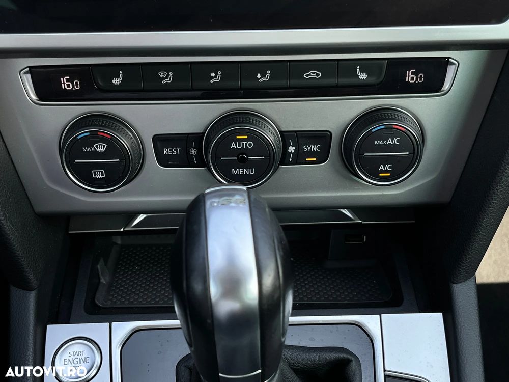 Volkswagen Passat - 24