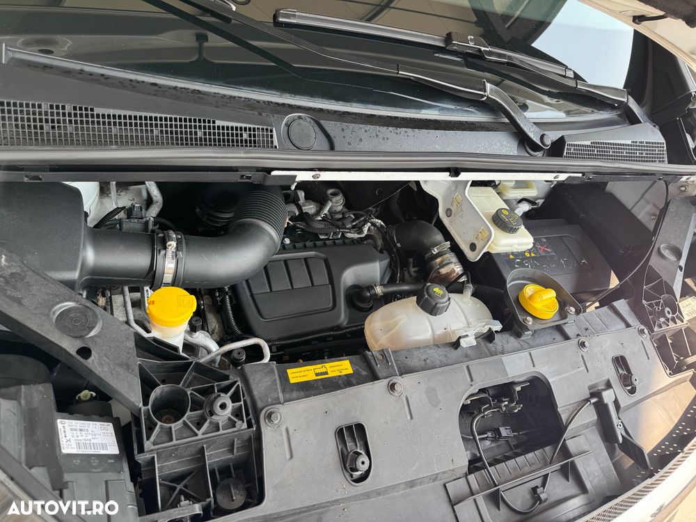 Opel Vivaro - 21
