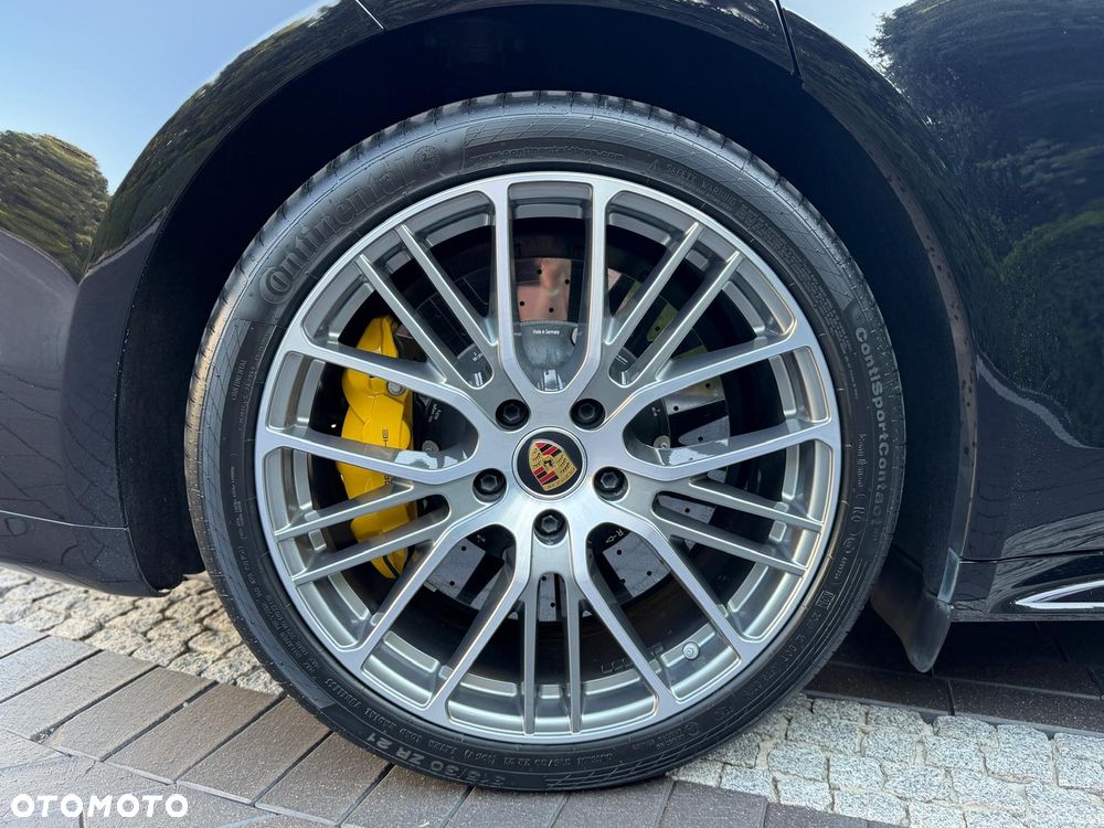 Porsche Panamera - 22