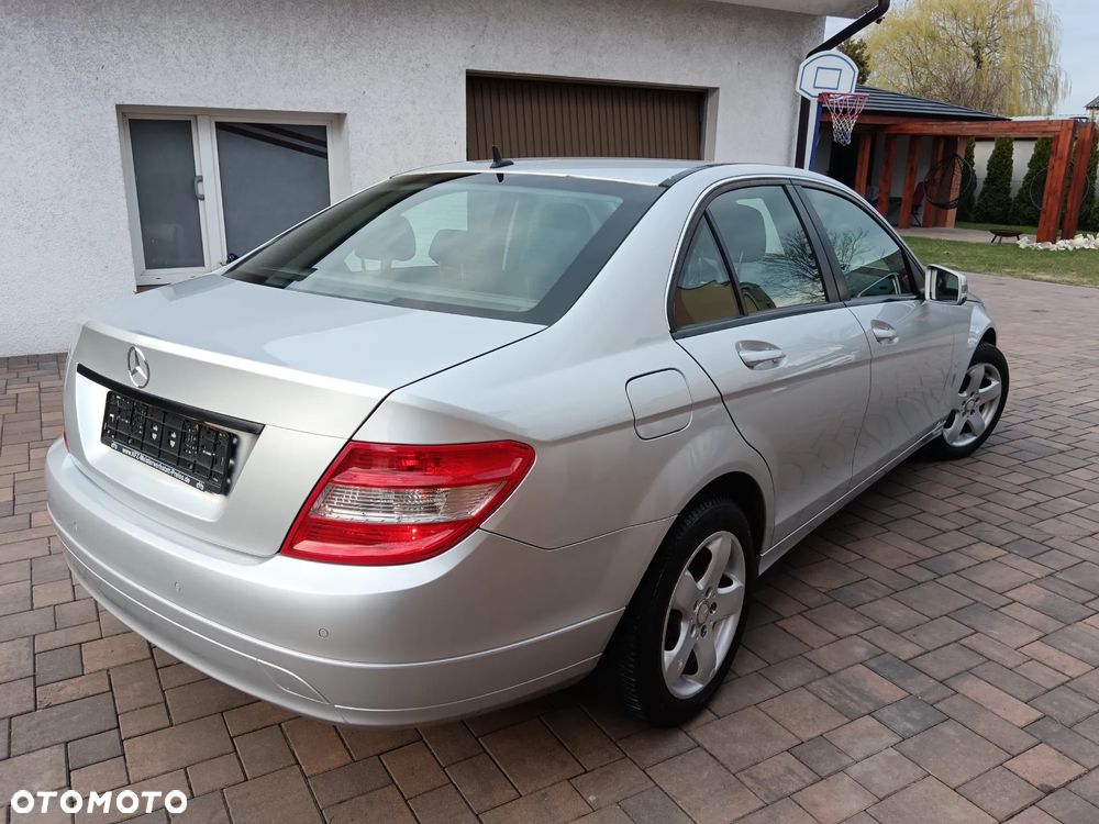 Mercedes-Benz Klasa C 180 Kompressor BlueEFFICIENCY Special Edition - 5