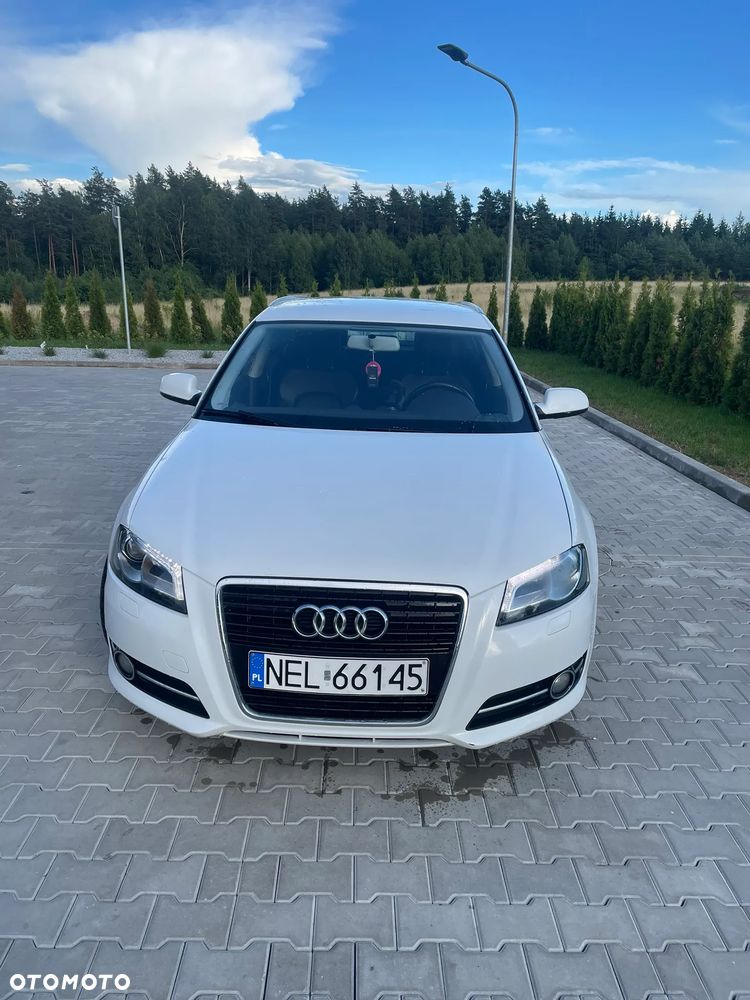 Audi A3 Sportback 1.6 TDI DPF Ambiente - 2