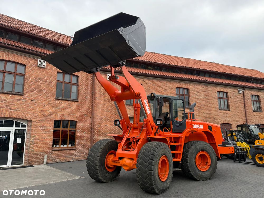 Doosan DL300 - 9