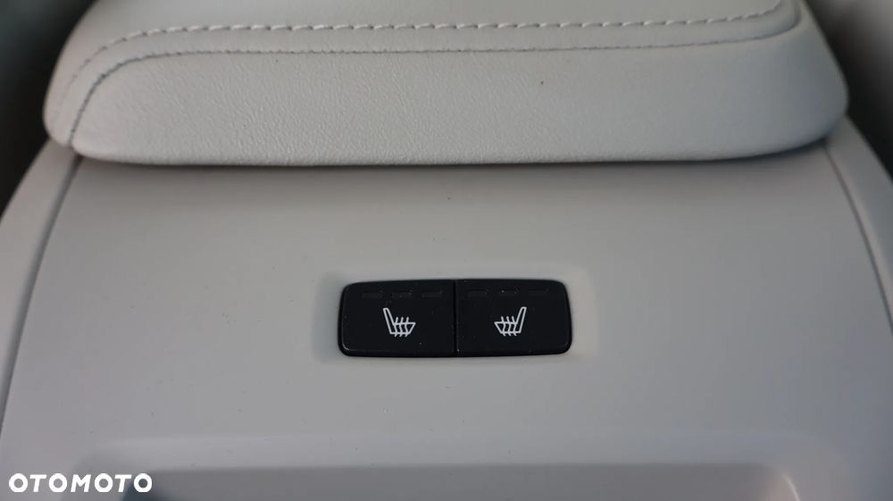 Volvo XC 60 B4 D AWD Plus Bright - 20